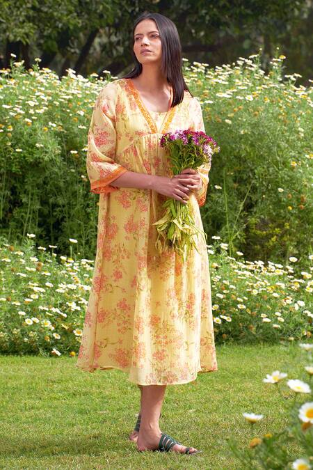 Buy Priti Prashant Yellow Handwoven Mul Cotton V Neck Printed Dress Online at Aza Fashions Buy_Priti Prashant_Yellow Handwoven Mul Cotton V Neck Printed Dress _Online_at_Aza_Fashions