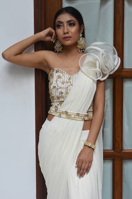 Shop_Parul Gandhi_White Net, Lycra Sweetheart Neck Pre-draped Saree Set _Online_at_Aza_Fashions