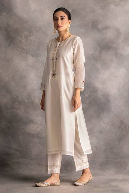 Buy Anantaa By Roohi White Silk Chanderi Round Kurta Online at Aza Fashions Buy_Anantaa By Roohi_White Silk Chanderi Round Kurta _Online_at_Aza_Fashions