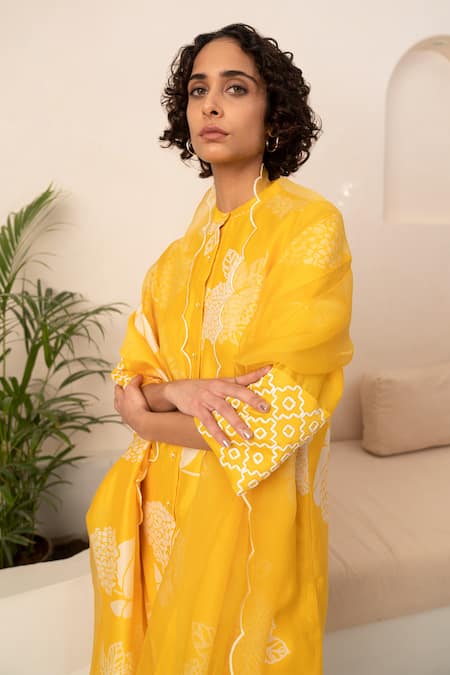 Arcvsh By Pallavi Singh Yellow Chanderi Embroidery Round Neck Flower Bloom Print Kurta Set Online at Aza Fashions Arcvsh By Pallavi Singh_Yellow Chanderi Embroidery Round Neck Flower Bloom Print Kurta Set _Online_at_Aza_Fashions