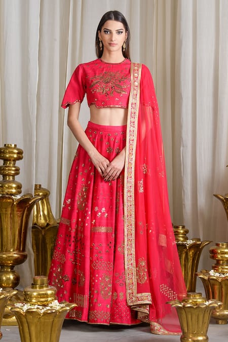 Golden mirorwork blouse and pink skirt with siquence and pearls  embroidery.... | Simple lehenga, Lehnga dress, Indian wedding outfits
