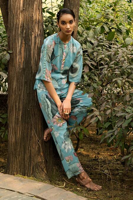 Divi By Sonal Khandelwal_Sky Blue Georgette Embroidery Round Neck Lotus Print Top And Pant Set _Online_at_Aza_Fashions