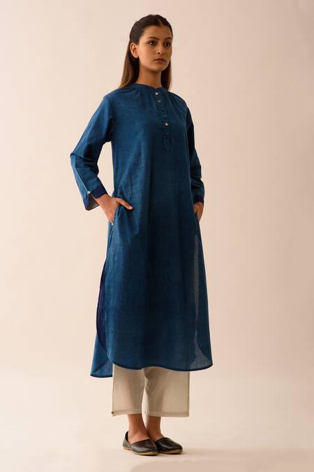 JAYATI GOENKA Blue Upcycled Fabric Mandarin Collar Printed Kurta Online at Aza Fashions JAYATI GOENKA_Blue Upcycled Fabric Mandarin Collar Printed Kurta _Online_at_Aza_Fashions