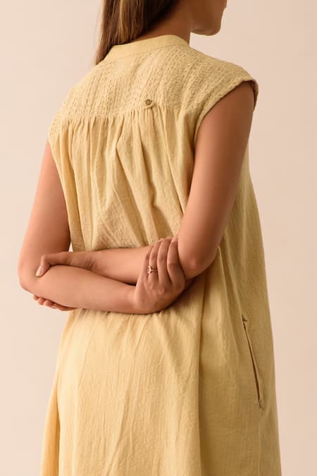Shop JAYATI GOENKA Beige Upcycled Seersucker Mandarin Collar Asymmetric Kurta Online at Aza Fashions Shop_JAYATI GOENKA_Beige Upcycled Seersucker Mandarin Collar Asymmetric Kurta _Online_at_Aza_Fashions