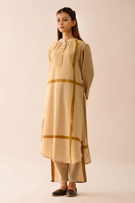 Buy JAYATI GOENKA Beige Upcycled Cotton Mandarin Collar Upcylced Checkered Kurta Online at Aza Fashions Buy_JAYATI GOENKA_Beige Upcycled Cotton Mandarin Collar Upcylced Checkered Kurta _Online_at_Aza_Fashions