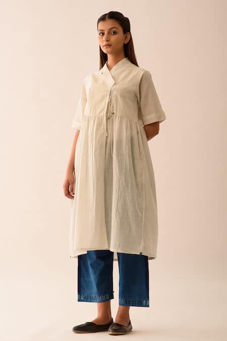 JAYATI GOENKA White Handwoven Cotton Stripe V Neck Tunic Online at Aza Fashions JAYATI GOENKA_White Handwoven Cotton Stripe V Neck Tunic _Online_at_Aza_Fashions