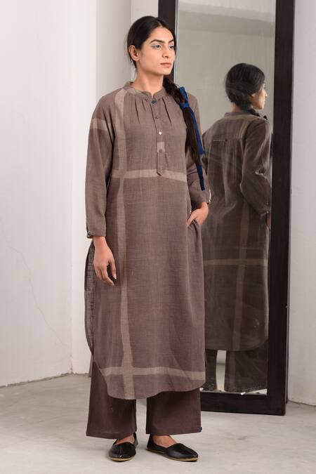 JAYATI GOENKA Brown Cotton Mandarin Collar Kurta And Pant Set Online at Aza Fashions JAYATI GOENKA_Brown Cotton Mandarin Collar Kurta And Pant Set _Online_at_Aza_Fashions