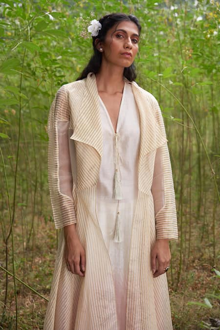 Incheetape White Organza V Neck Striped Long Jacket And Kurta Set Online at Aza Fashions Incheetape_White Organza V Neck Striped Long Jacket And Kurta Set _Online_at_Aza_Fashions