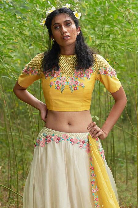 Shop_Incheetape_White Organza Round Embroidered Lehenga Set _at_Aza_Fashions