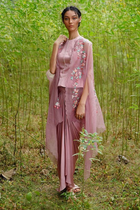 Shop Incheetape Pink Organza Round Cape And Silk Chanderi Skirt Set at Aza Fashions Shop_Incheetape_Pink Organza Round Cape And Silk Chanderi Skirt Set _at_Aza_Fashions