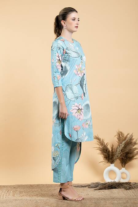 Divi By Sonal Khandelwal_Sky Blue Cotton Round Neck Nelumbo Printed Straight Fit Tunic And Pant Set _Online_at_Aza_Fashions