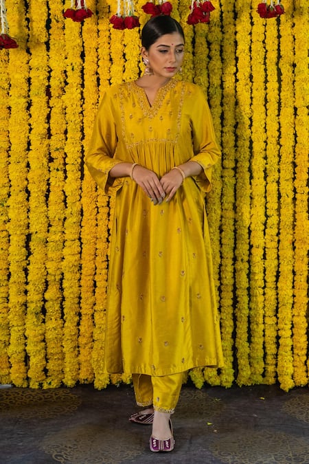 Label Niti Bothra Embroidered Kurta Palazzo Set 