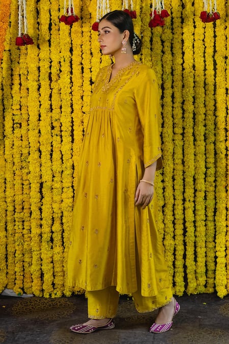 Label Niti Bothra Embroidered Kurta Palazzo Set 