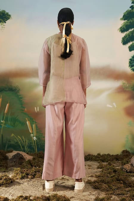 Shop Febo6 Pink Silk Organza Abstract Round Top at Aza Fashions Shop_Febo6_Pink Silk Organza Abstract Round Top _at_Aza_Fashions