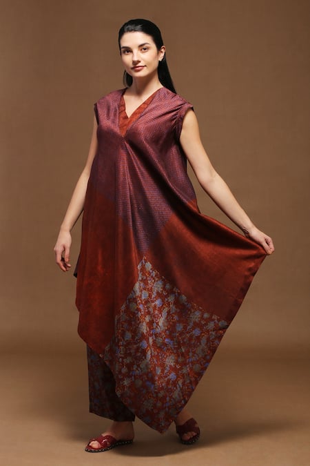 Clos Maroon Dupion Silk Printed Floral V Neck Asymmetric Kurta And Pant Set 