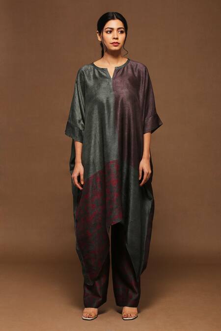 Clos_Grey Dupion Silk Abstract Notched Printed Kaftan Kurta And Pant Set _Online_at_Aza_Fashions