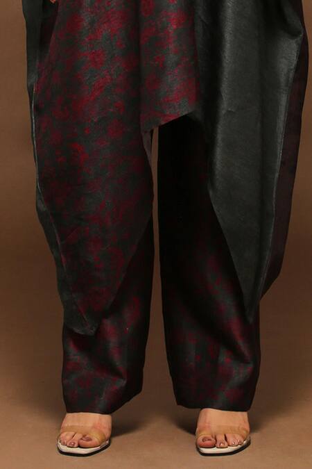 Shop_Clos_Grey Dupion Silk Abstract Notched Printed Kaftan Kurta And Pant Set _Online_at_Aza_Fashions