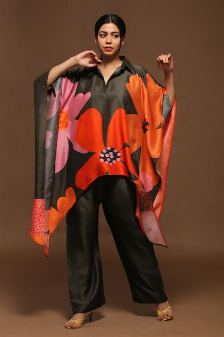Clos Printed Kaftan Kurta & Pant Set 