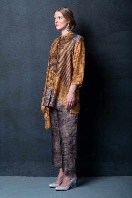 Clos Gold Dupion Silk Abstract, Geometric Mandarin Print Kaftan Tunic And Pant Set Online at Aza Fashions Clos_Gold Dupion Silk Abstract, Geometric Mandarin Print Kaftan Tunic And Pant Set _Online_at_Aza_Fashions