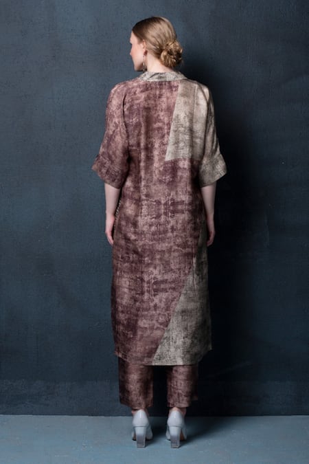 Shop Clos Grey Dupion Silk Abstract, Geometric Notched Printed Shirt Tunic And Pant Set at Aza Fashions Shop_Clos_Grey Dupion Silk Abstract, Geometric Notched Printed Shirt Tunic And Pant Set _at_Aza_Fashions