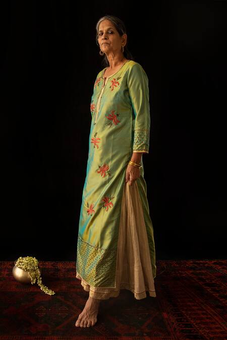 Shop Nini Mishra Green Silk Embroidered Kurta And Skirt Set at Aza Fashions Shop_Nini Mishra_Green Silk Embroidered Kurta And Skirt Set_at_Aza_Fashions