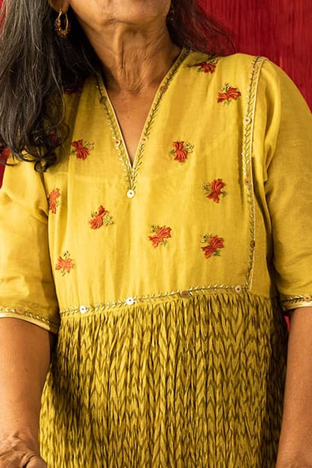 Buy_Nini Mishra_Green Cotton Silk Block Print Crushed Tiered Kurta_Online_at_Aza_Fashions