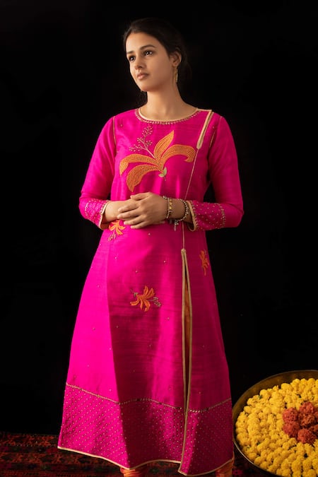 Nini Mishra Pink Raw Silk Embroidered Gujar Kurta Set 