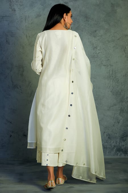 Shop_Charkhee_White Chanderi Round Kurta Set _at_Aza_Fashions