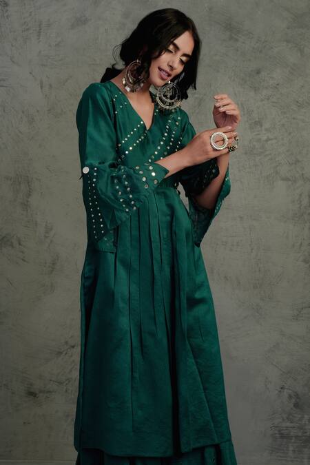 Buy_Charkhee_Green Cotton, Chanderi V Neck Pleated Kurta Set _Online_at_Aza_Fashions