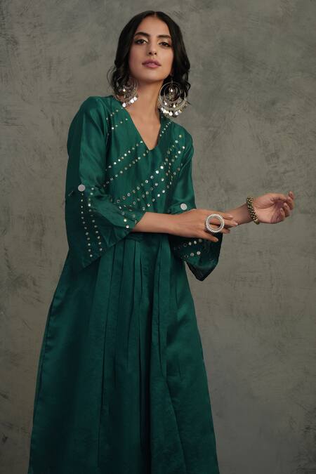 Shop_Charkhee_Green Cotton, Chanderi V Neck Pleated Kurta Set _Online_at_Aza_Fashions