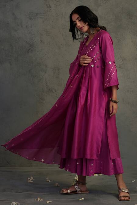 Charkhee_Pink Cotton, Chanderi V Neck Pleated Kurta Set _Online_at_Aza_Fashions