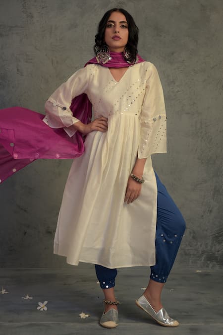 Charkhee White Cotton, Chanderi V Neck Kurta Set 