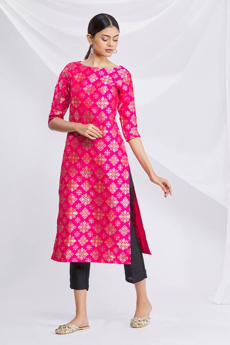 Naintara Bajaj Pink Silk Kurta And Pant Set