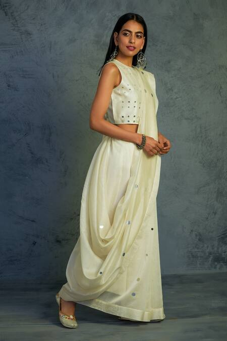 Charkhee_White Chanderi Round Embroidered Saree With Blouse  _Online_at_Aza_Fashions