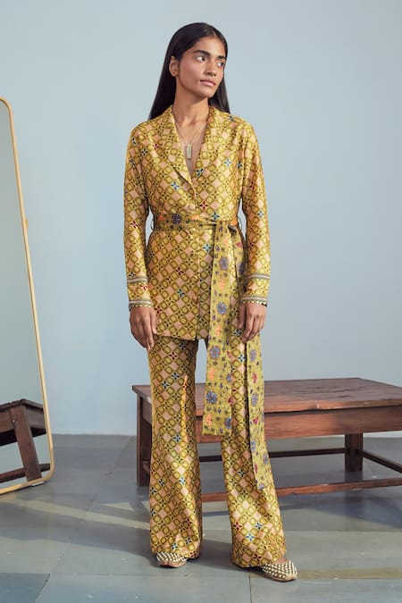 Drishti & Zahabia Printed Blazer & Pant Set 