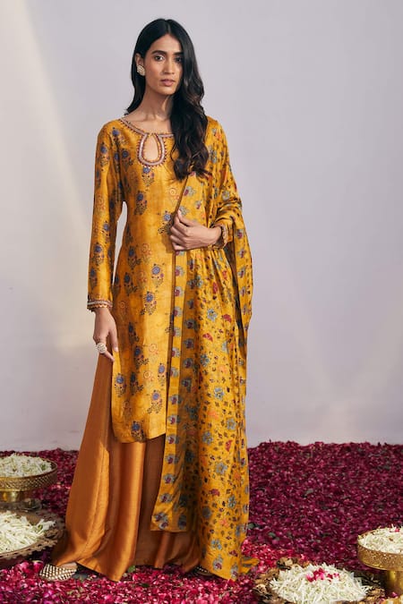 Drishti & Zahabia Floral Print Kurta Set 