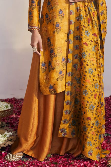 Buy Drishti & Zahabia Yellow Dupion Silk Round Floral Print Kurta Set Online at Aza Fashions Buy_Drishti & Zahabia_Yellow Dupion Silk Round Floral Print Kurta Set_Online_at_Aza_Fashions