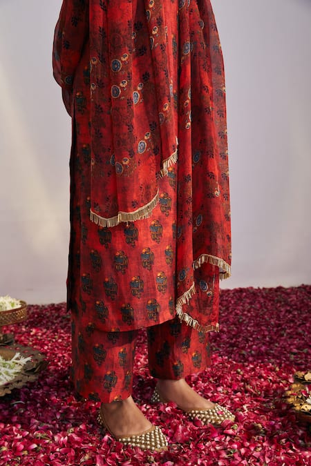 Buy_Drishti & Zahabia_Red Dupion  Dupatta Organza Round Floral Print Kurta Set_Online_at_Aza_Fashions