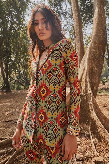 Buy_Drishti & Zahabia_Green Chanderi Silk Flap Lapel Ikat Print Jacket And Pant Set _Online_at_Aza_Fashions