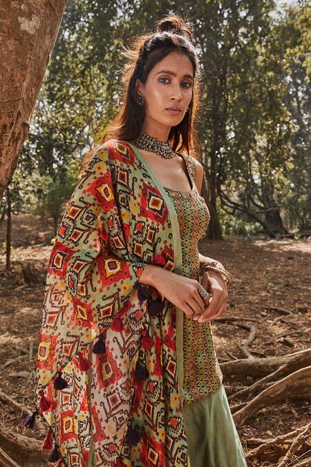 Drishti & Zahabia Green Chanderi Silk Sqaure Ikat Print Kurta Set Online at Aza Fashions Drishti & Zahabia_Green Chanderi Silk Sqaure Ikat Print Kurta Set_Online_at_Aza_Fashions