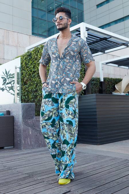 Esha L Amin White Crepe Floral, Leaf Motifs Printed Half Sleeve Shirt Online at Aza Fashions Esha L Amin_White Crepe Floral, Leaf Motifs Printed Half Sleeve Shirt _Online_at_Aza_Fashions