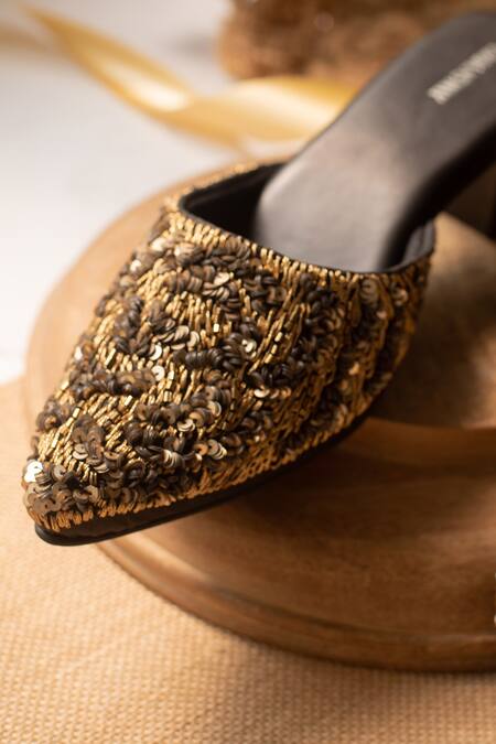 Buy Urbansway Black Embroidery Sequin Pointed Toe Mules Online at Aza Fashions Buy_Urbansway_Black Embroidery Sequin Pointed Toe Mules _Online_at_Aza_Fashions