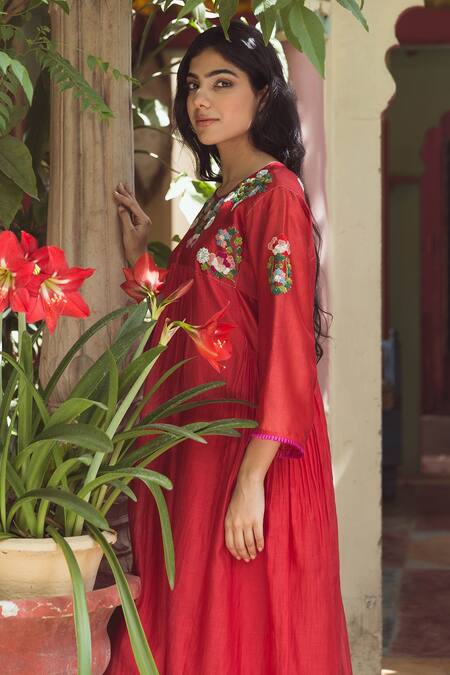 Raiman Red Chanderi Embroidered Floral Round Gathered Kurta And Pant Set Online at Aza Fashions Raiman_Red Chanderi Embroidered Floral Round Gathered Kurta And Pant Set _Online_at_Aza_Fashions