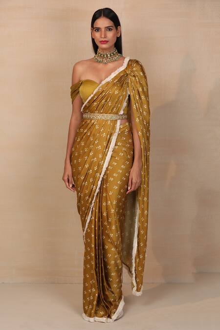 Esha Koul_Yellow Modal Satin Sweetheart Neck Printed Pre-draped Saree Set _Online_at_Aza_Fashions