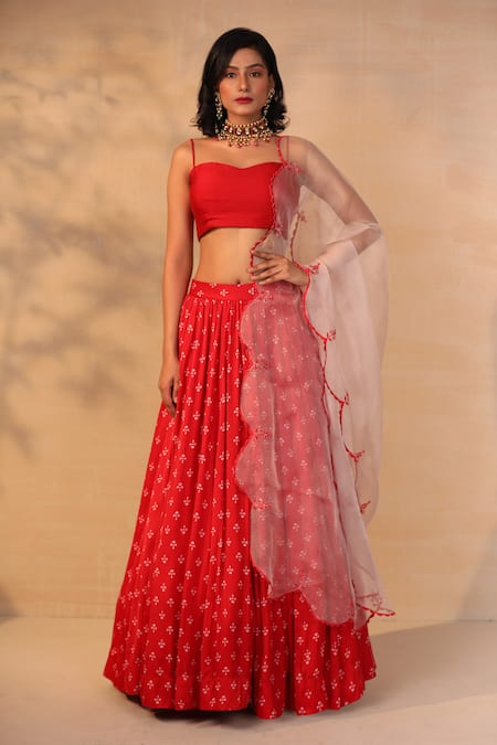 Shop_Esha Koul_Red Organza, Modal Satin Sweetheart Neck Printed Lehenga Set _at_Aza_Fashions