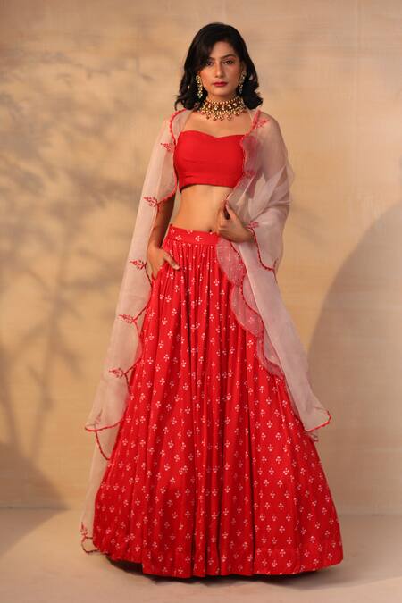 Buy_Esha Koul_Red Organza, Modal Satin Sweetheart Neck Printed Lehenga Set _Online_at_Aza_Fashions