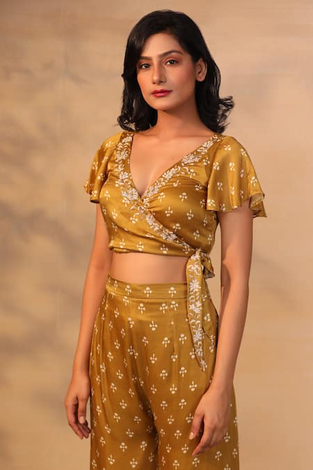 Esha Koul_Yellow Modal Satin V Neck Printed Pant Set _at_Aza_Fashions