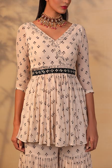 Esha Koul Black Embroidered Floral Belt 