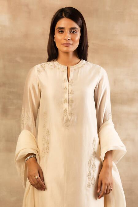 Buy_Sana Barreja_White Chanderi Silk Round Kurta Set _Online_at_Aza_Fashions