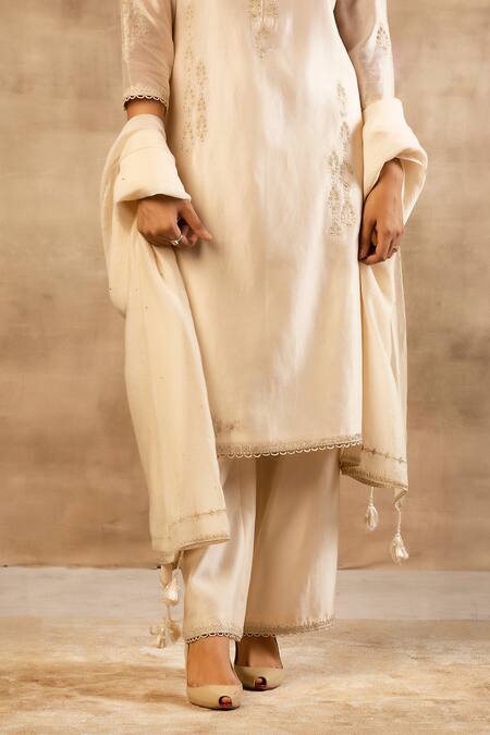 Sana Barreja_White Chanderi Silk Round Kurta Set _at_Aza_Fashions